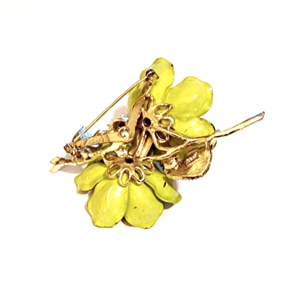 Vintage Coro (signed) Enamel Flower Brooch Pin - Picture 6 of 6